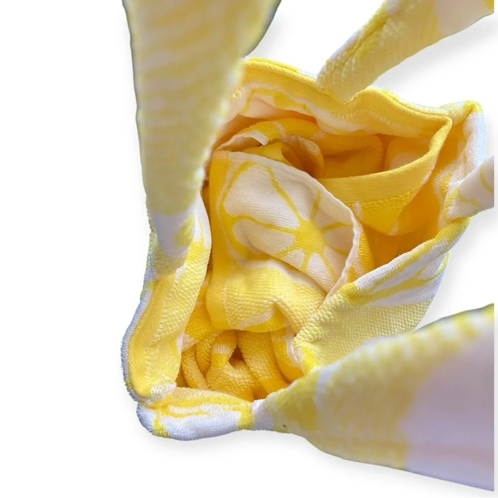 Truly Lou Beach Towel Lemons Yellow White Cotton 36x68 Soft Absorbent Pool Spa